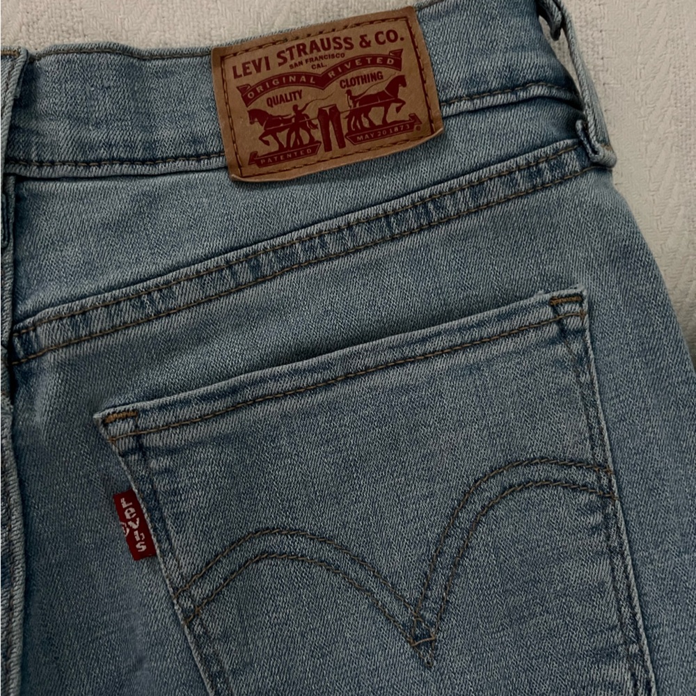 Levi’s Classic Straight Jeans - Picture 3 of 4
